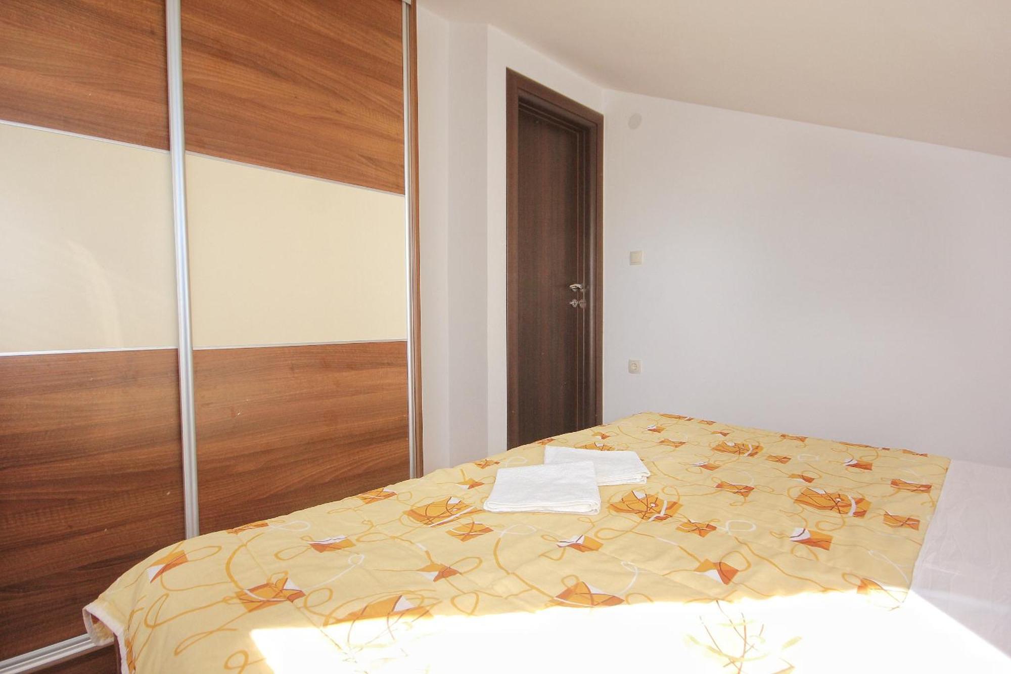 Apartments By The Sea Vlasici, Pag - 9324 Rum bild