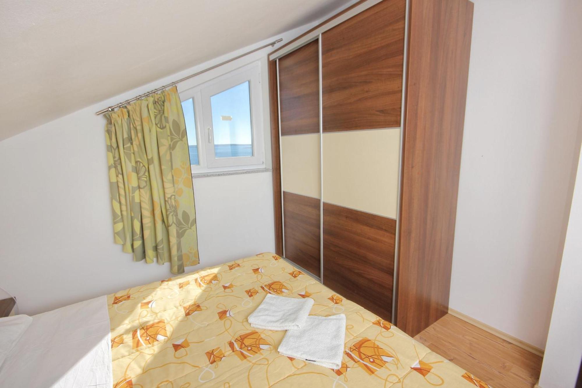 Apartments By The Sea Vlasici, Pag - 9324 Rum bild